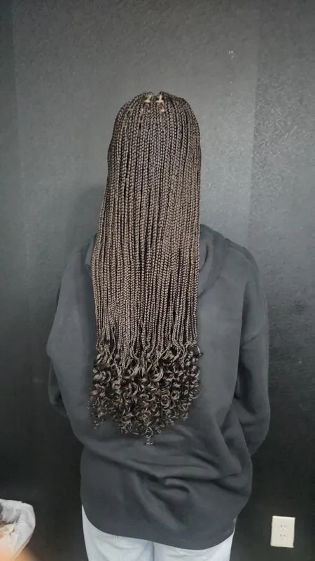 Knotless braids hairstyle