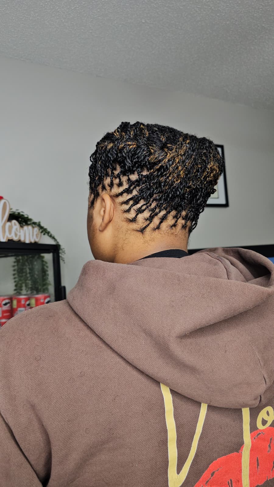 Knotless braids style